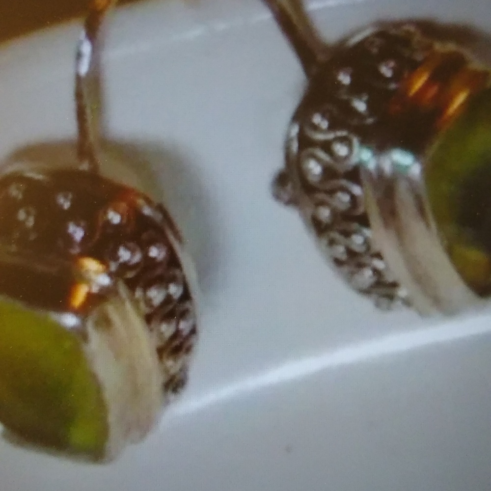 Pale Green Faceted Silver Drop Earrings - Picture 11 of 12